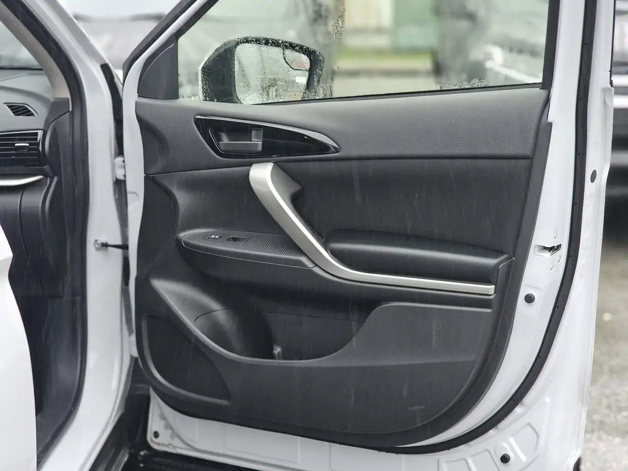 Mitsubishi Eclipse Cross снимка Mitsubishi Eclipse Cross