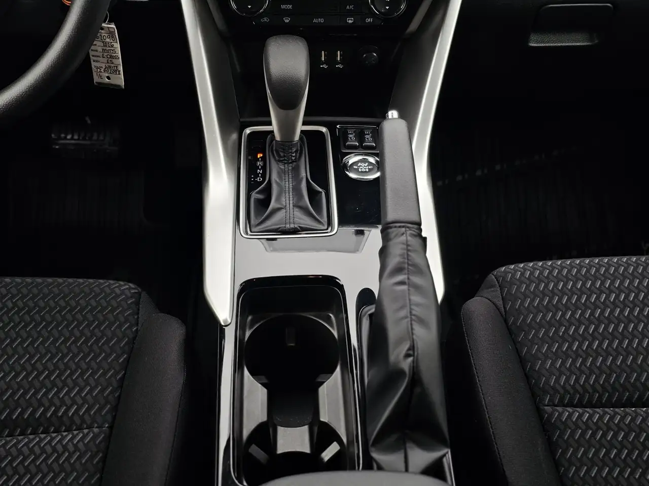 Mitsubishi Eclipse Cross снимка Mitsubishi Eclipse Cross