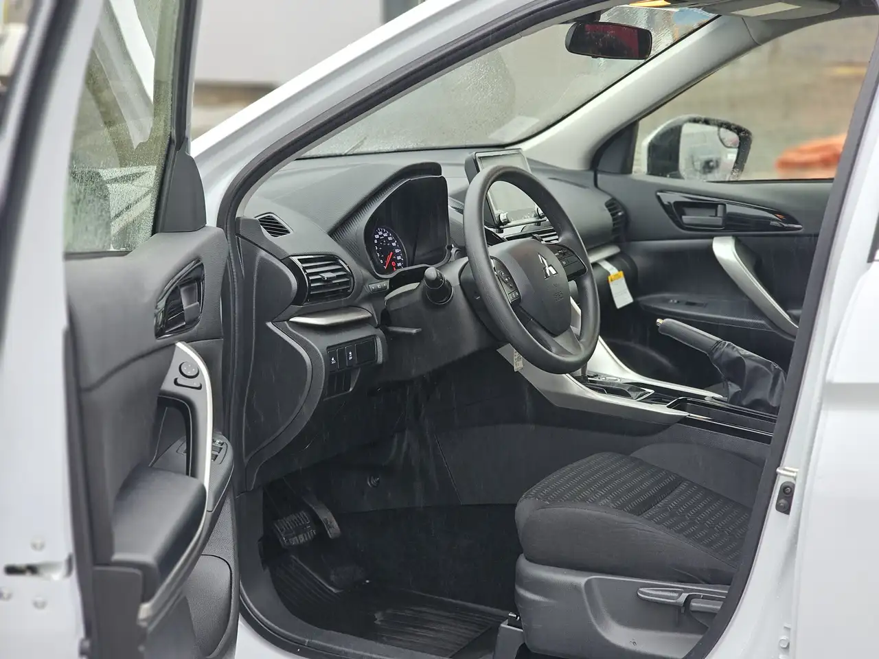 Mitsubishi Eclipse Cross снимка Mitsubishi Eclipse Cross