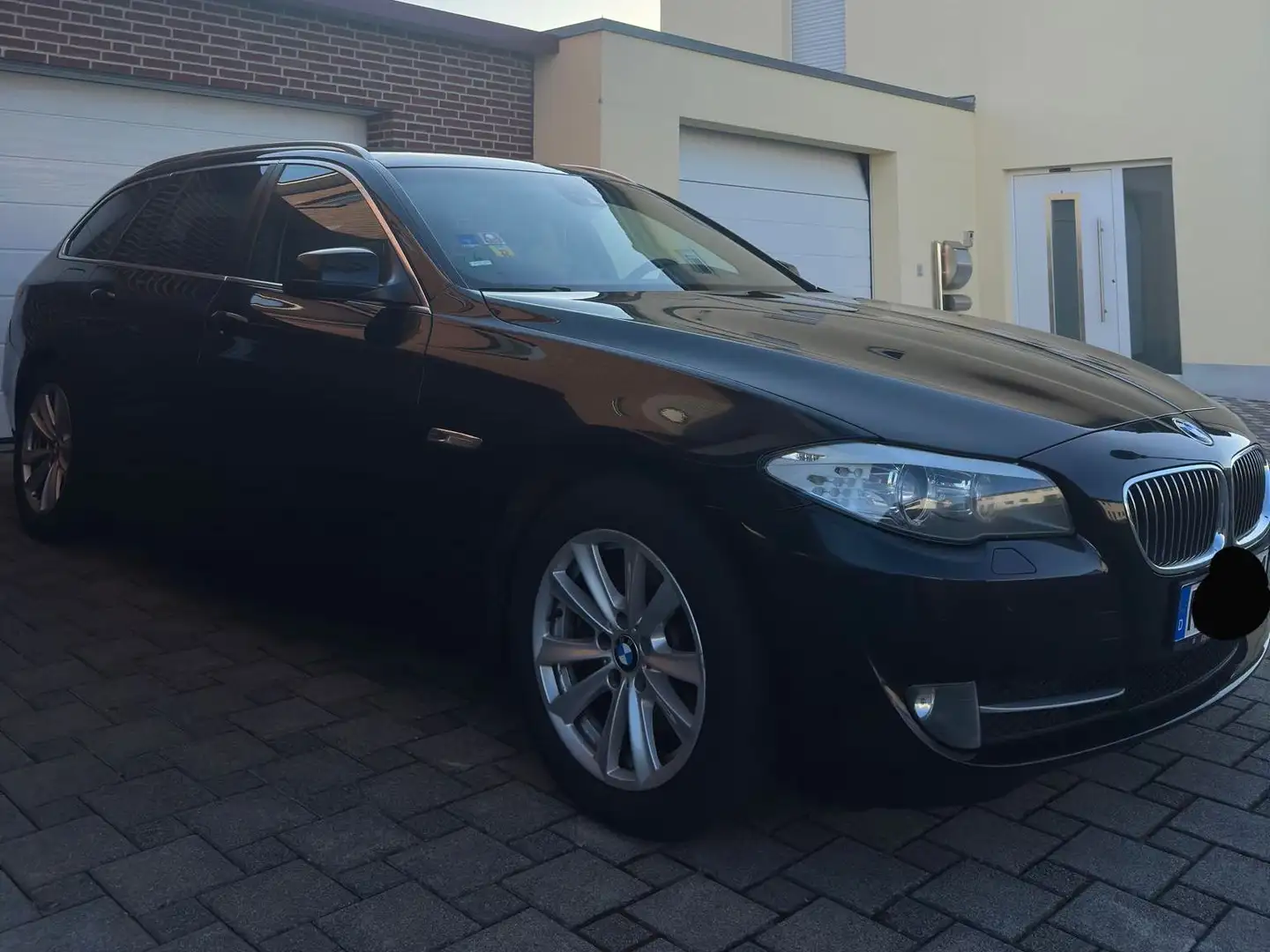 BMW 520 520d Touring Schwarz - 2