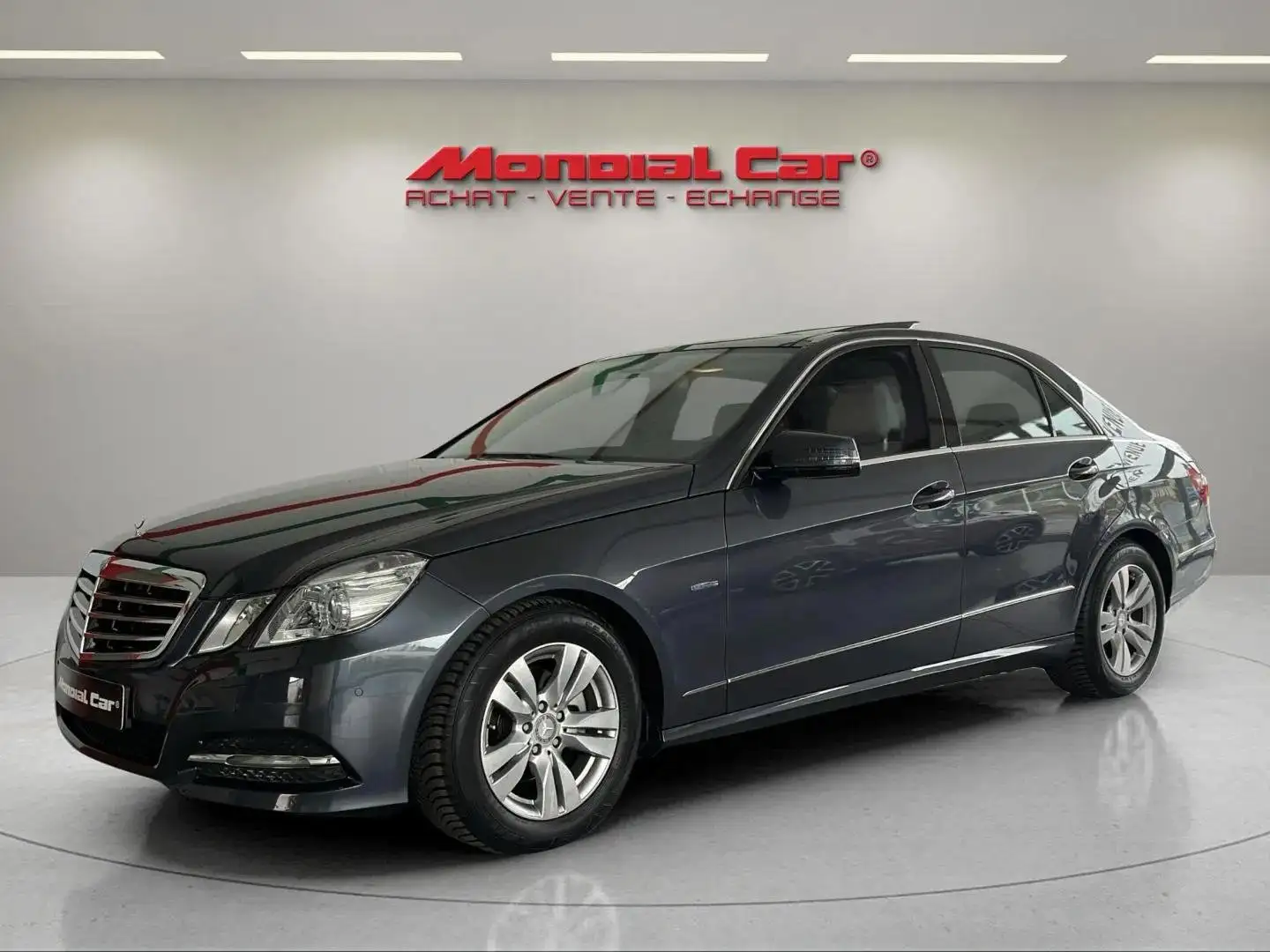 Mercedes-Benz E 220 CDI Avantgarde *Sièges chauffants*Toit ouvrant* Gris - 1