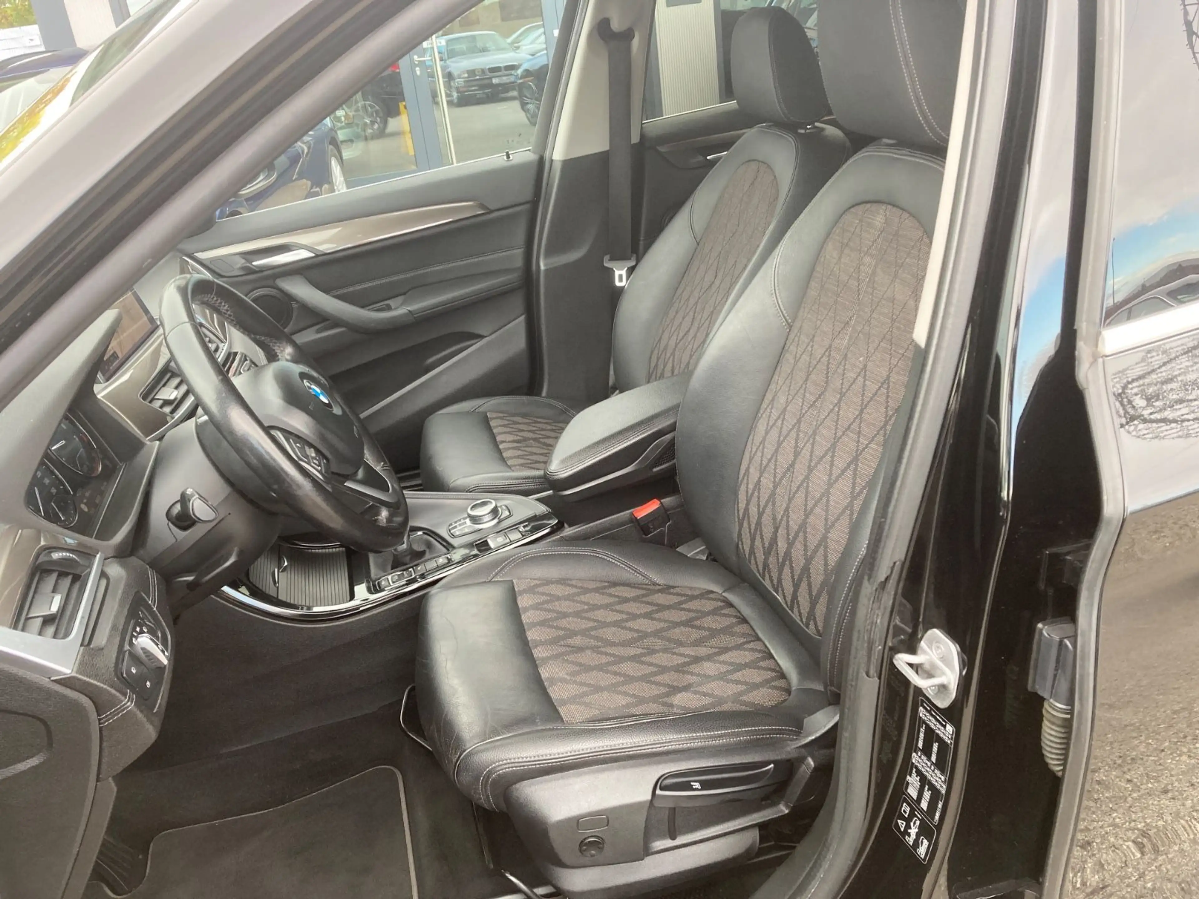 BMW X1 xDrive20i *LED*Navi*X-Line*Kamera* — photo 15
