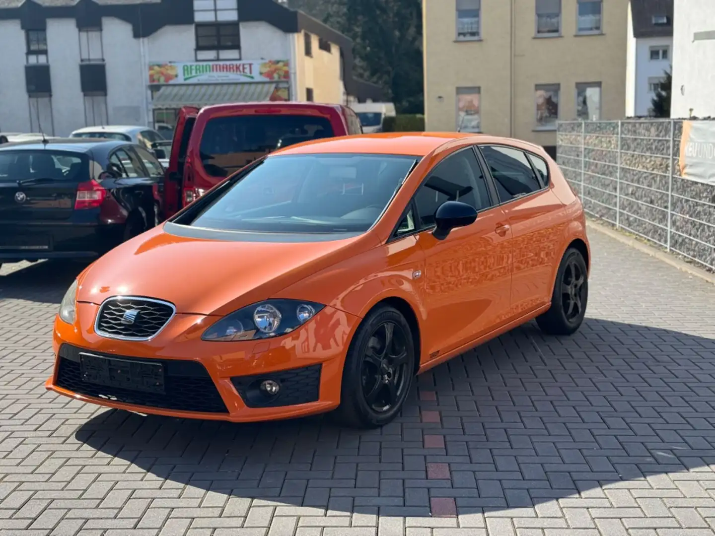 SEAT Leon FR AUTOMATIK*211PS*NAVI*TÜV NEU* narančasta - 1