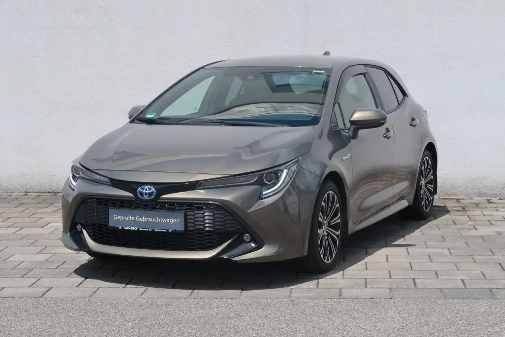 Toyota Corolla 1.8 Hybrid Team Deutschland Brąz - 2