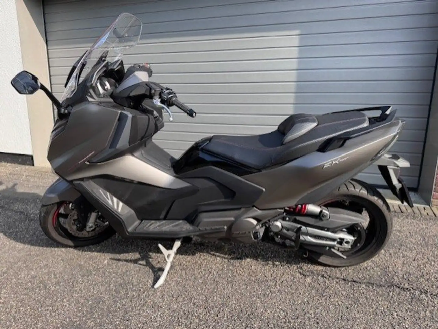 Kymco AK 550 Premium Fekete - 1
