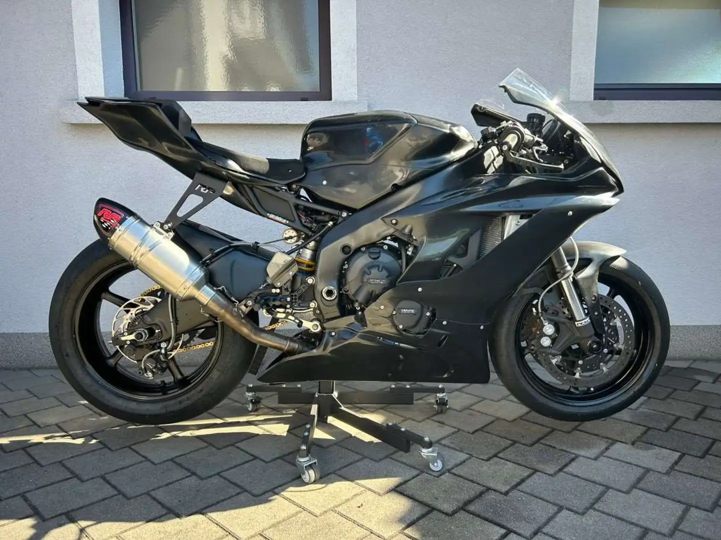 Yamaha YZF-R6 - 1