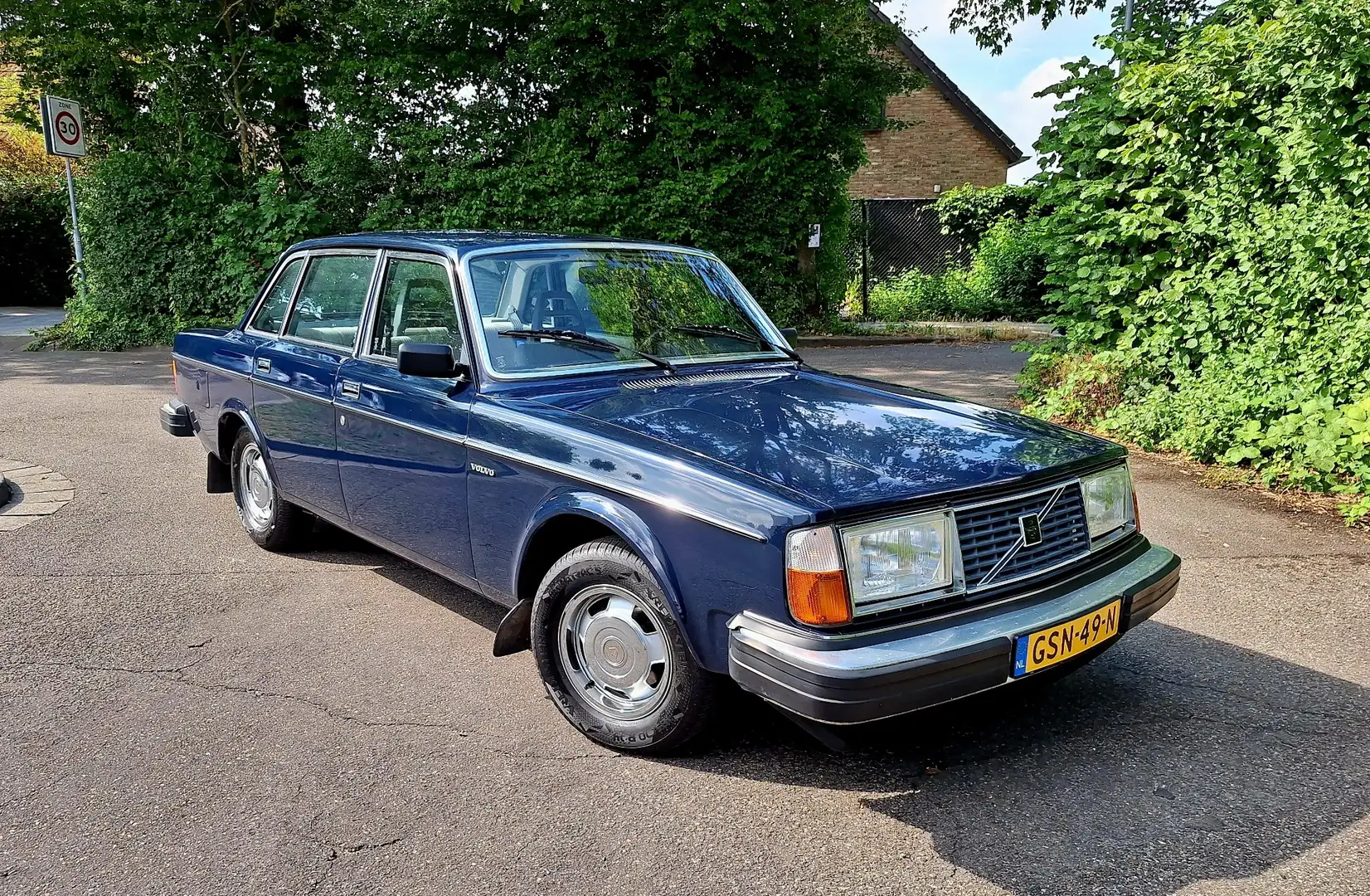 Volvo 244 Blu/Azzurro - 1