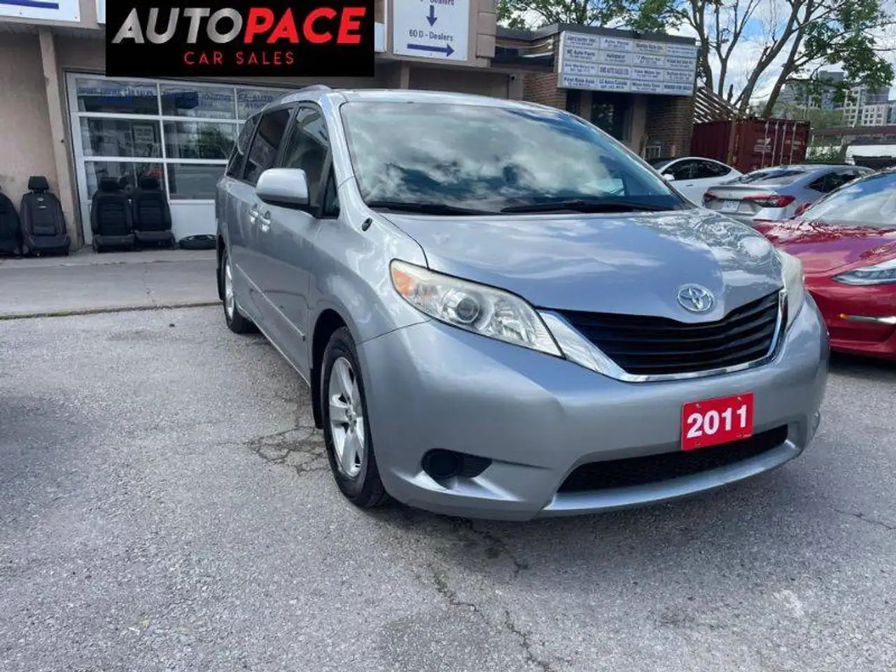 Toyota Sienna photo Toyota Sienna