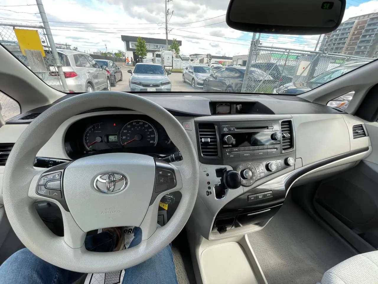 Toyota Sienna photo Toyota Sienna