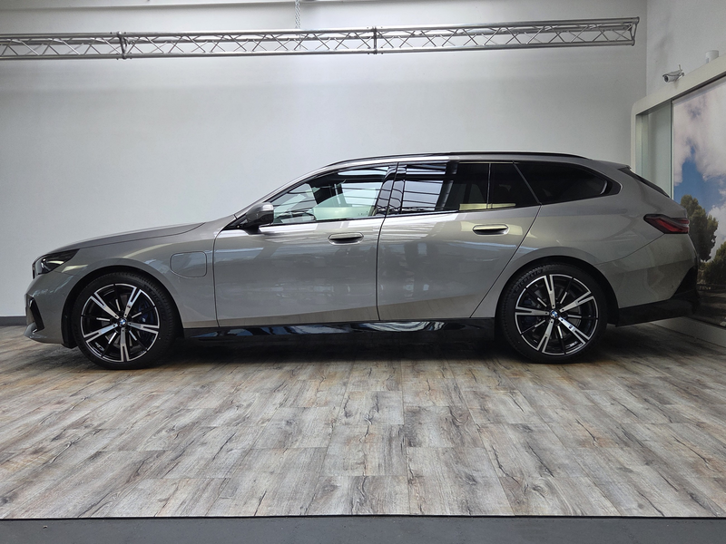 BMW 550 xDr M Sport Pro B&W 20Zoll AHK Sitzlüftung — photo 3