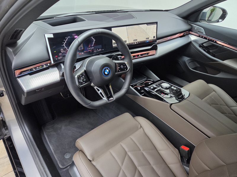 BMW 550 xDr M Sport Pro B&W 20Zoll AHK Sitzlüftung — photo 8