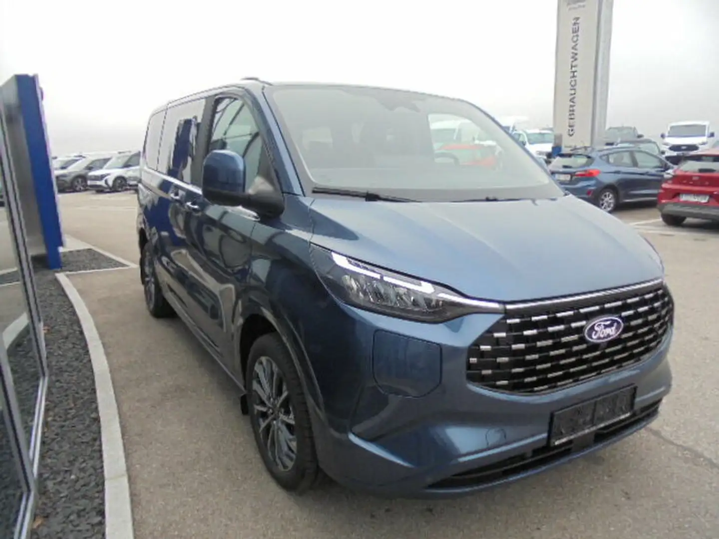 Ford Tourneo Custom Titanium 2.5L PHEV L1 Automatik Blau - 2