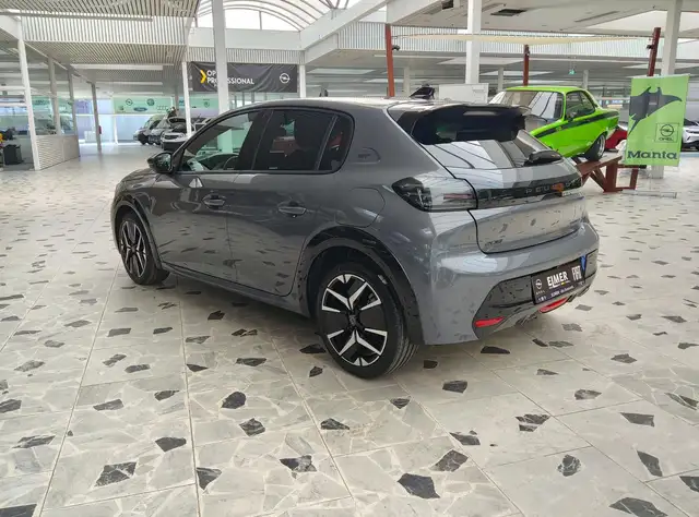 Peugeot 208 view 5