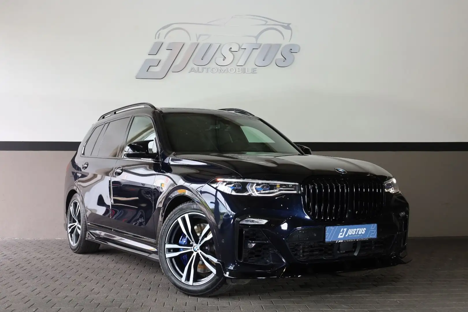 BMW X7 50i/360*/HUD/HK/PANO/MASSAGE/AIRMATIC/ACC/R21 Schwarz - 1