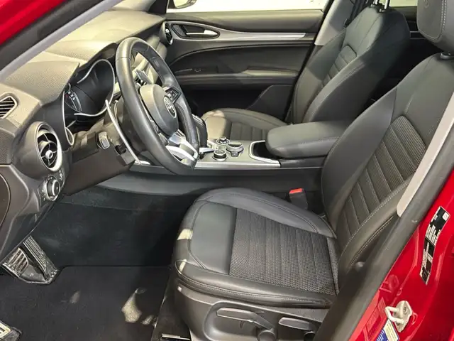 Alfa Romeo Stelvio view 9
