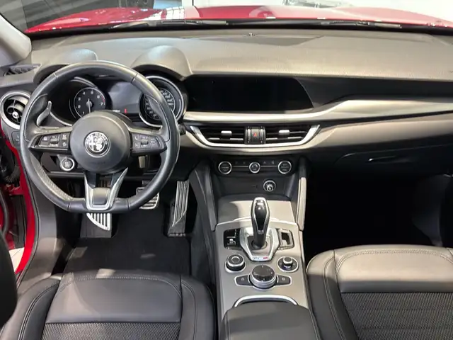 Alfa Romeo Stelvio view 10