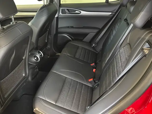 Alfa Romeo Stelvio view 12