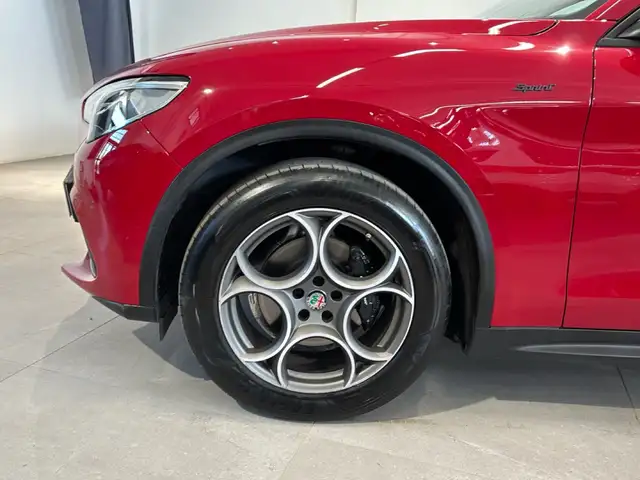 Alfa Romeo Stelvio view 8
