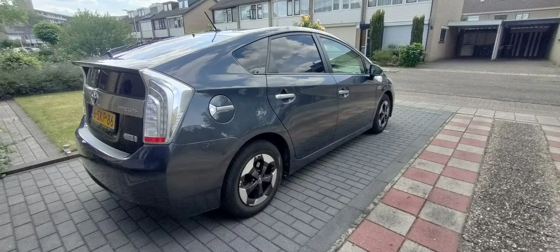 Toyota Prius 1.8 Asp. Noir - 1