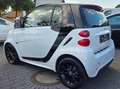 smart forTwo Micro Hybrid Drive 52kW NAVI Sitzheizung Sound Weiß - thumbnail 2
