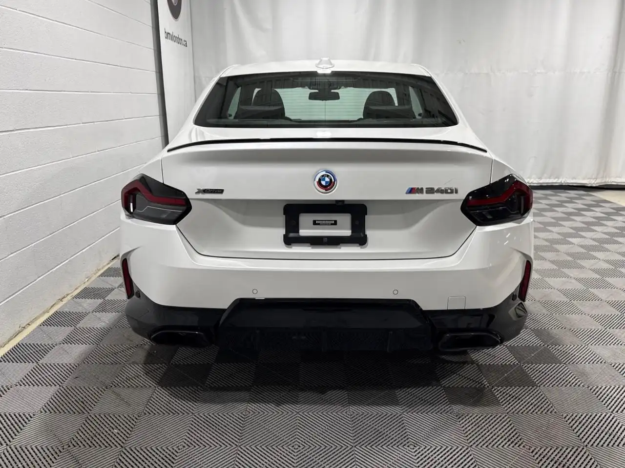 BMW 2 Series снимка BMW 2 Series