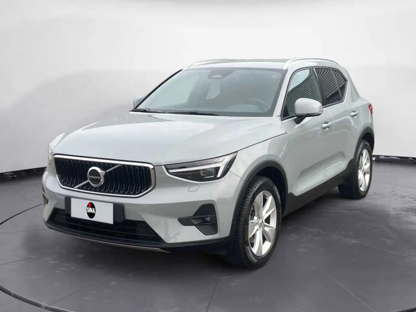 Volvo XC40 2.0 B3 Core Gris - 1