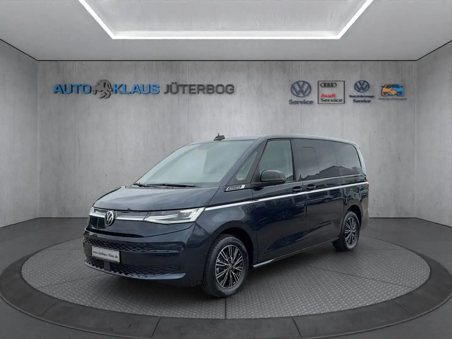 Volkswagen T7 Multivan Style 2.0 TDI lang IQ-Light AZV Navi Blau - 2