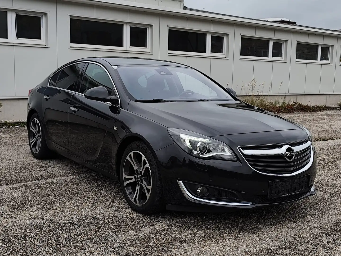 Opel Insignia 2,0 TDI Cosmo BiXenon Keyless Sport AHK Schwarz - 2