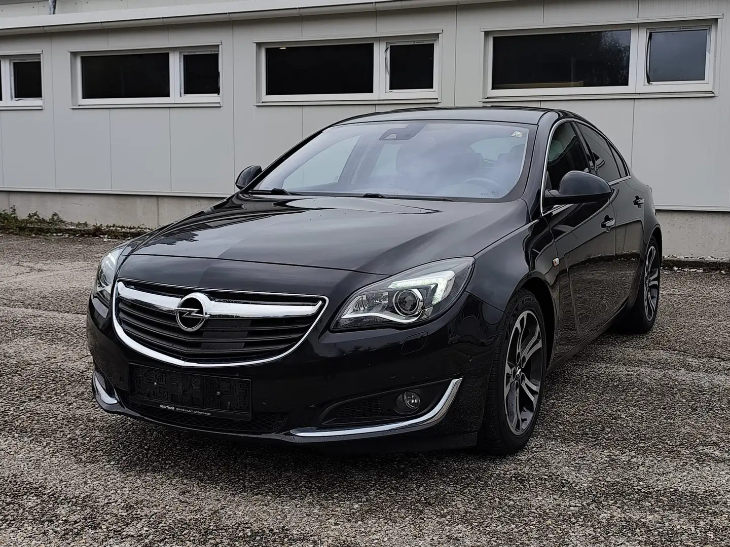 Opel Insignia 2,0 TDI Cosmo BiXenon Keyless Sport AHK Schwarz - 1