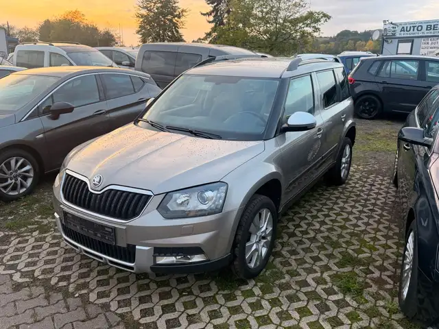 Skoda Yeti 2.0 TDI DSG 4x4 Leder Xenon Memo Navi Temp