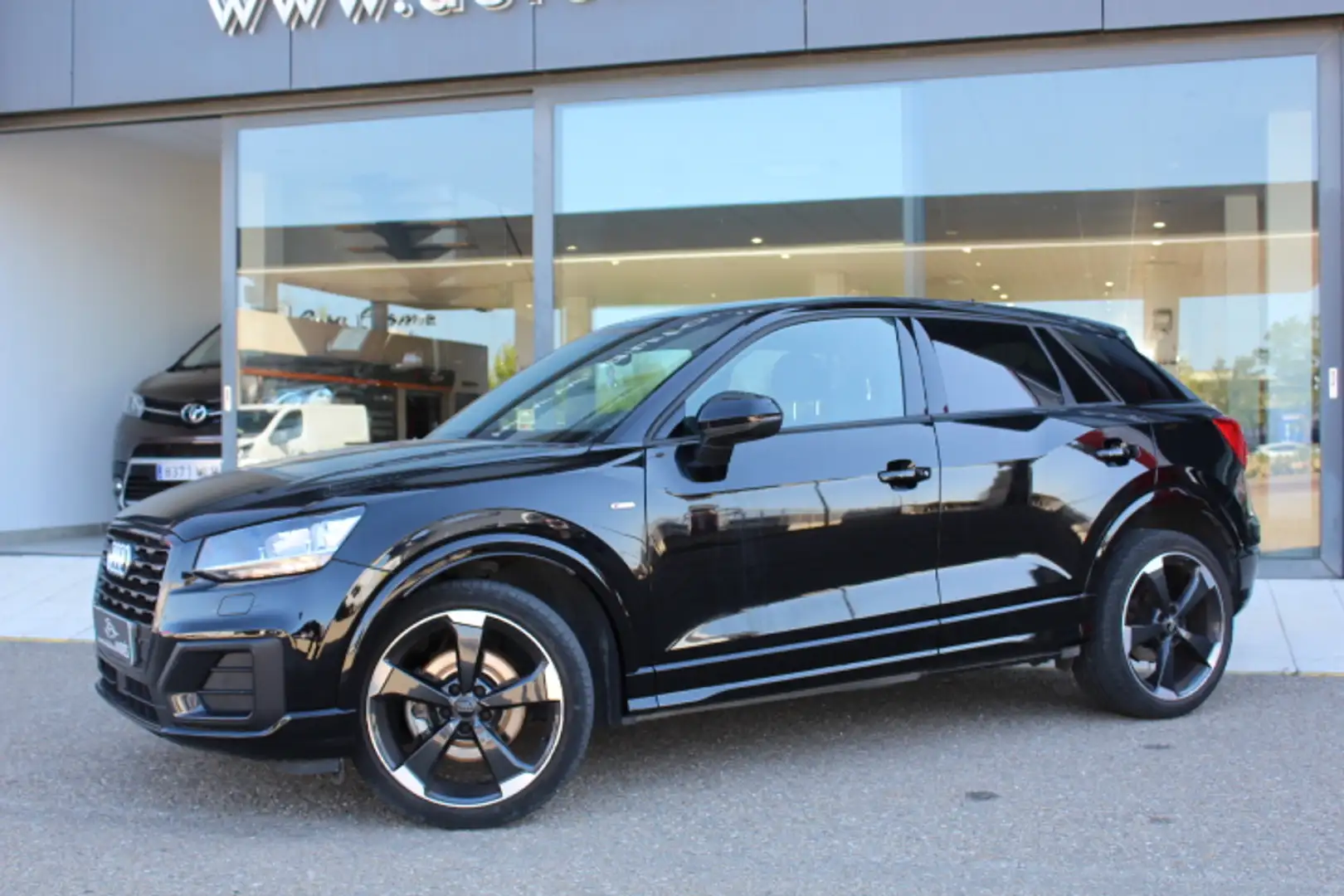 Audi Q2 30 TDI Black line edition 85kW Noir - 2