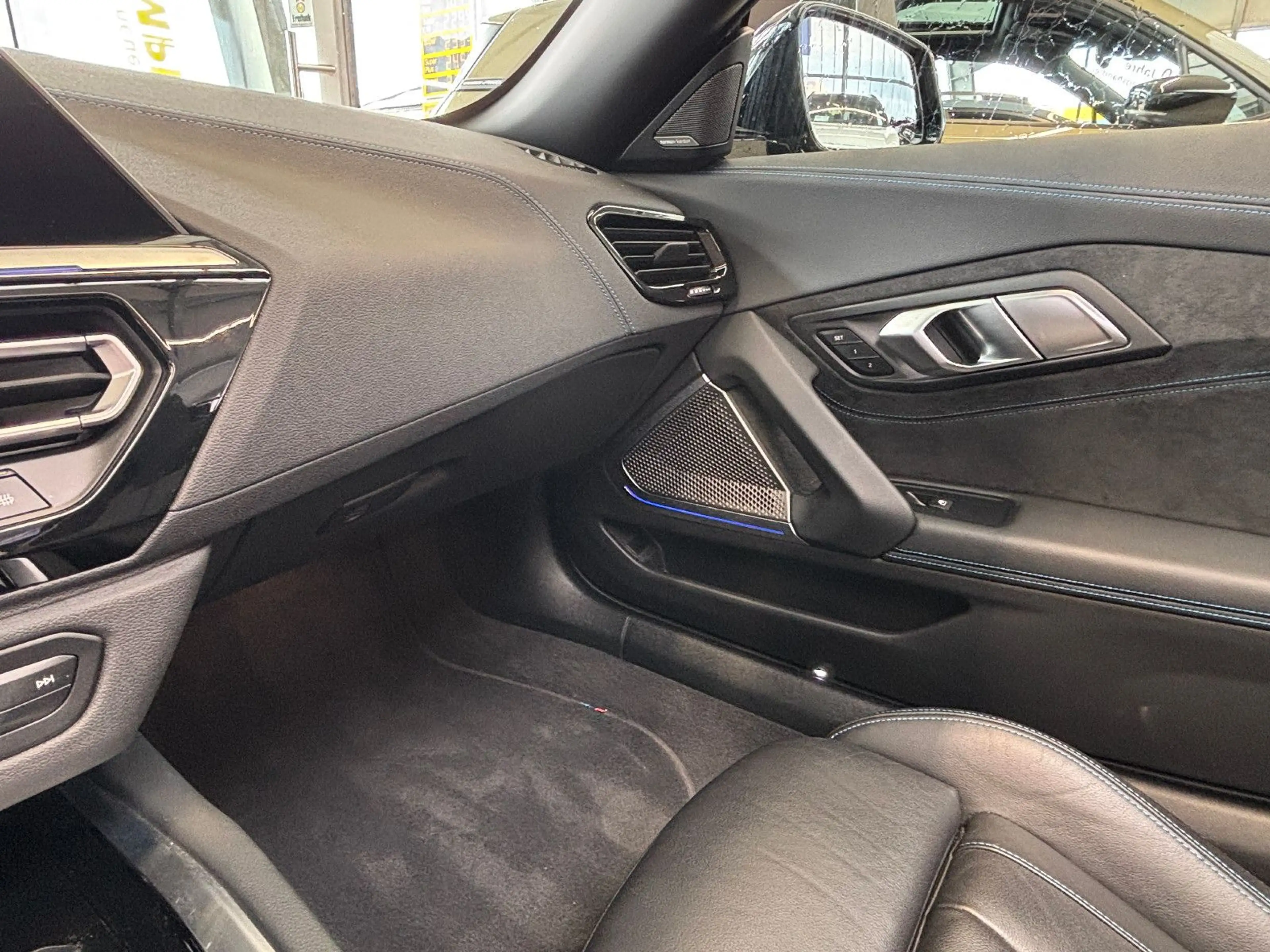 BMW Z4 Roadster M40 i — photo 14