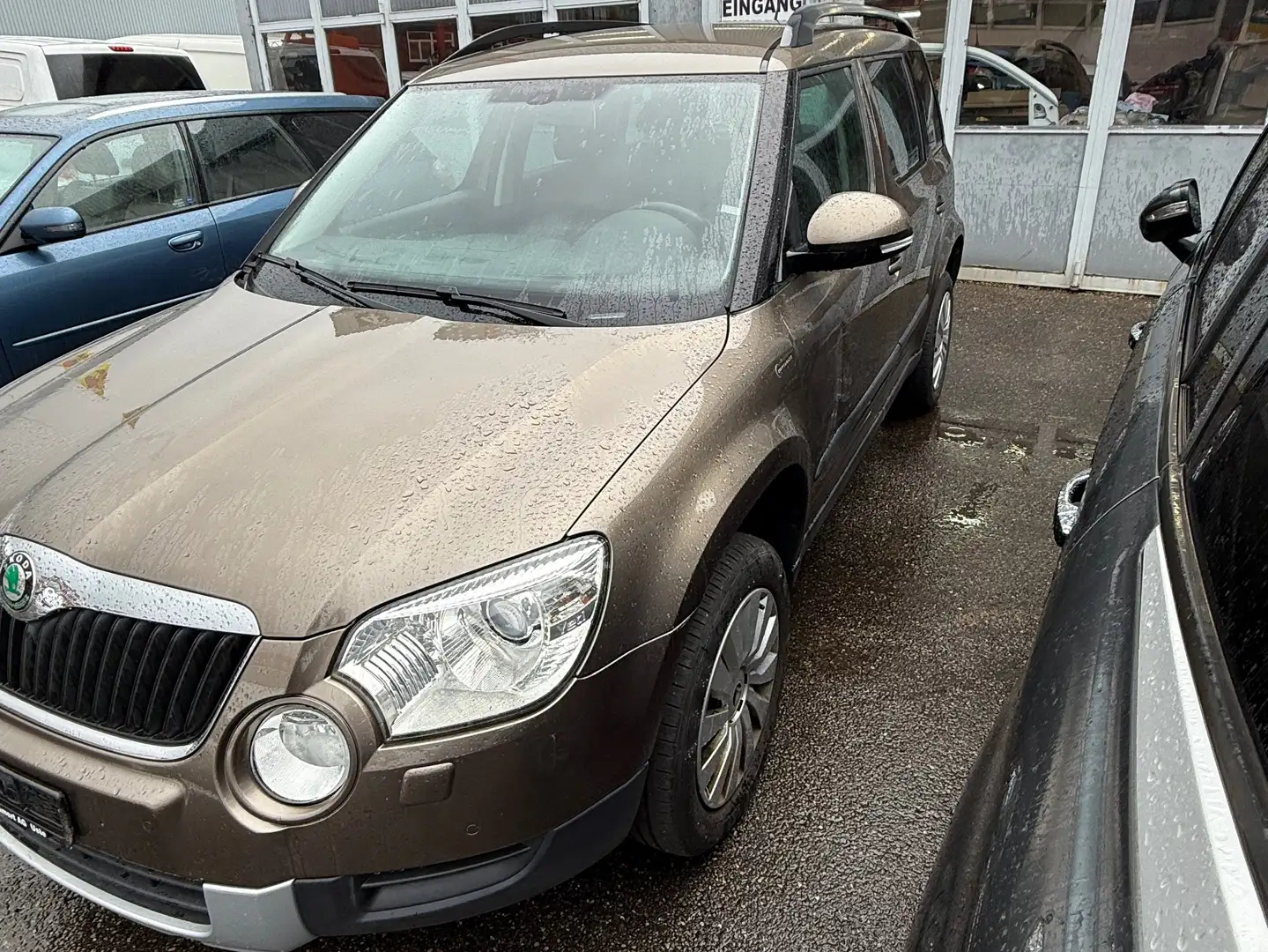 Skoda Yeti 1.8 TSI 4x4 Active Marrón - 2