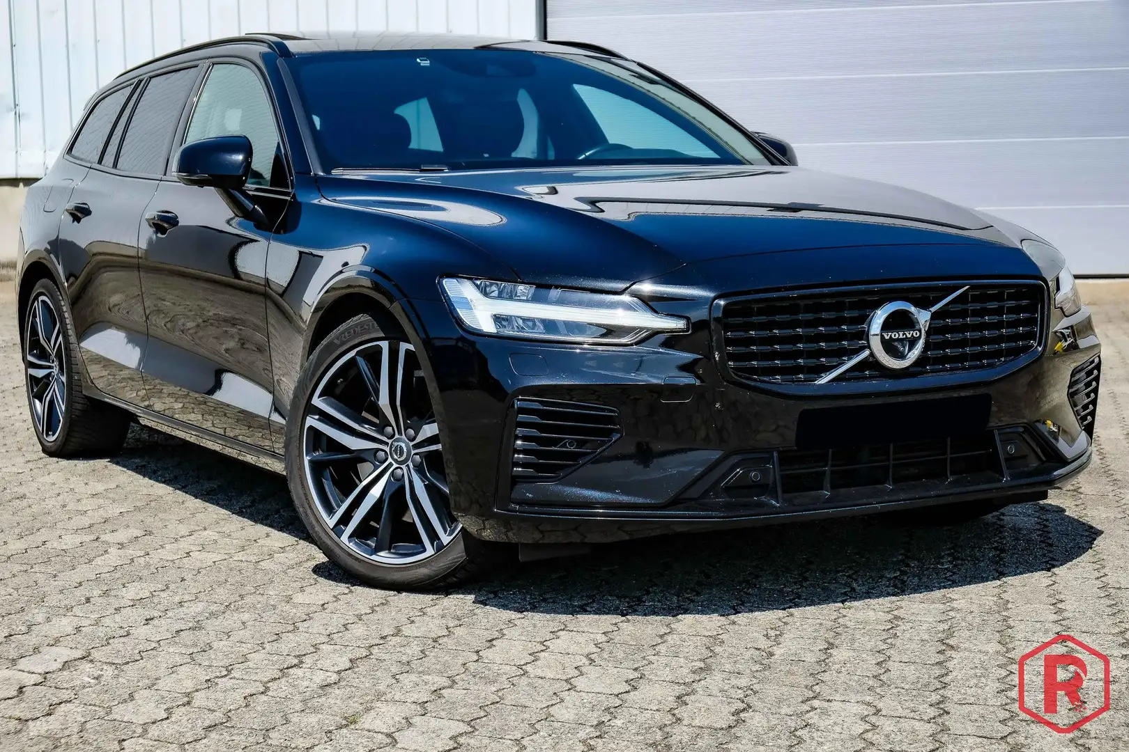 Volvo V60 T6 Plug-in hybrid R-Design BTWwagen Gekeurd Fekete - 1