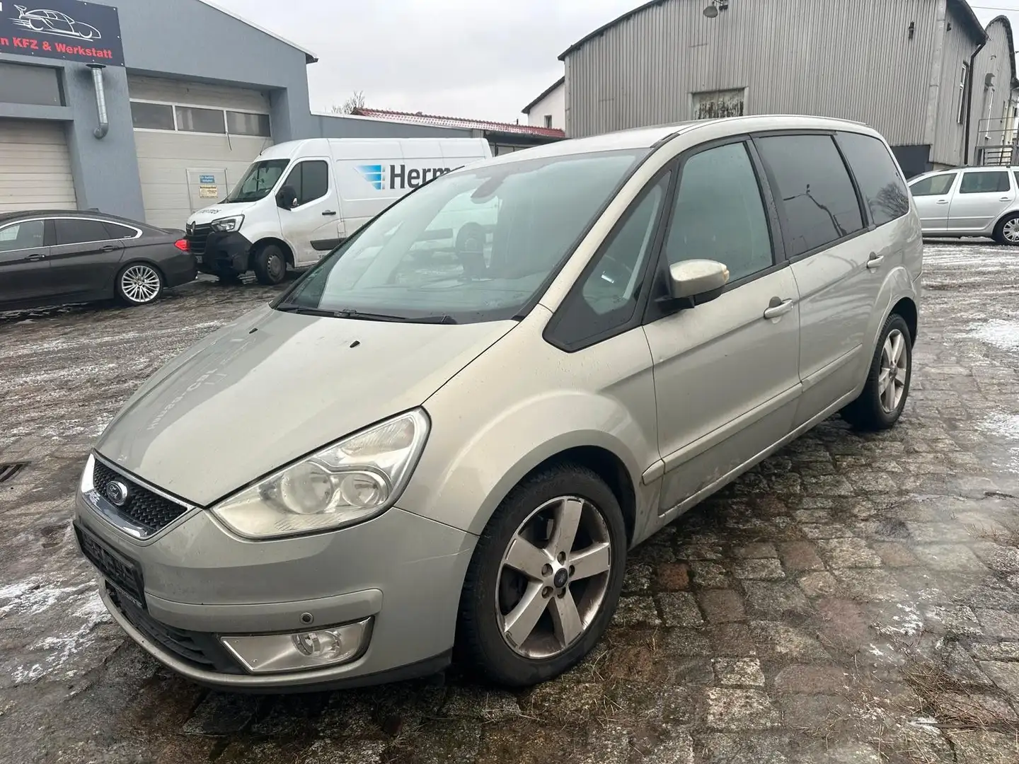Ford Galaxy Trend - 2