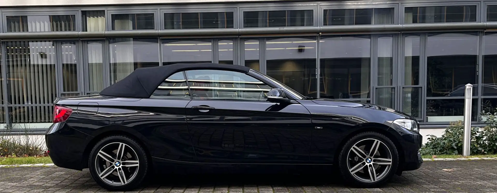 BMW 220 d Cabrio Sport Line*Xenon*Leder*Navi*Kamera* Negru - 2