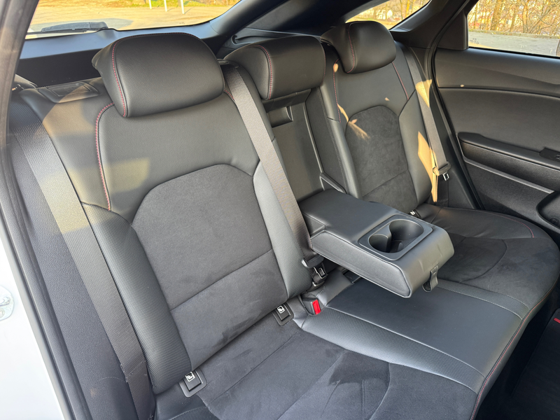 Kia ProCeed / pro_cee'd GT — photo 4