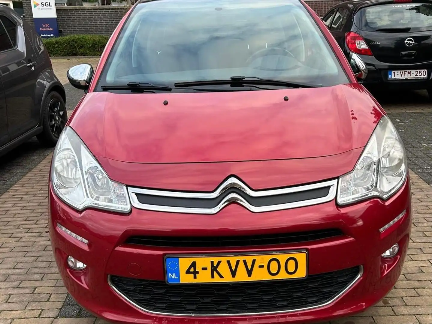 Citroen C3 C3 1.0 VTi Collection Rood - 1