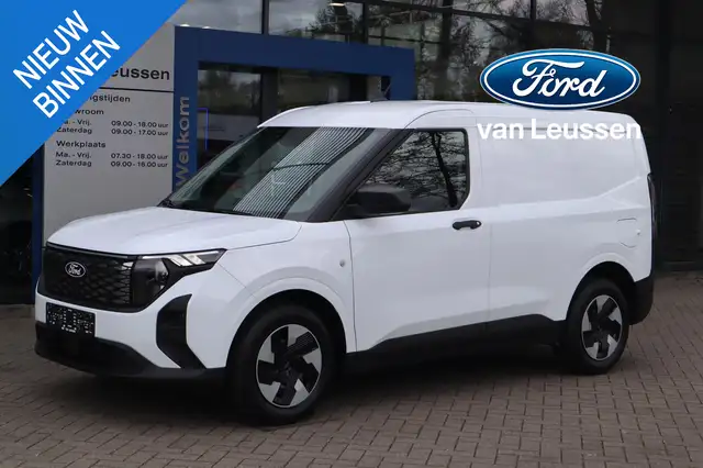Ford Transit Courier E-TRANSIT TREND 44KWH NIEUW! TREKHAAK P-SENSOREN C