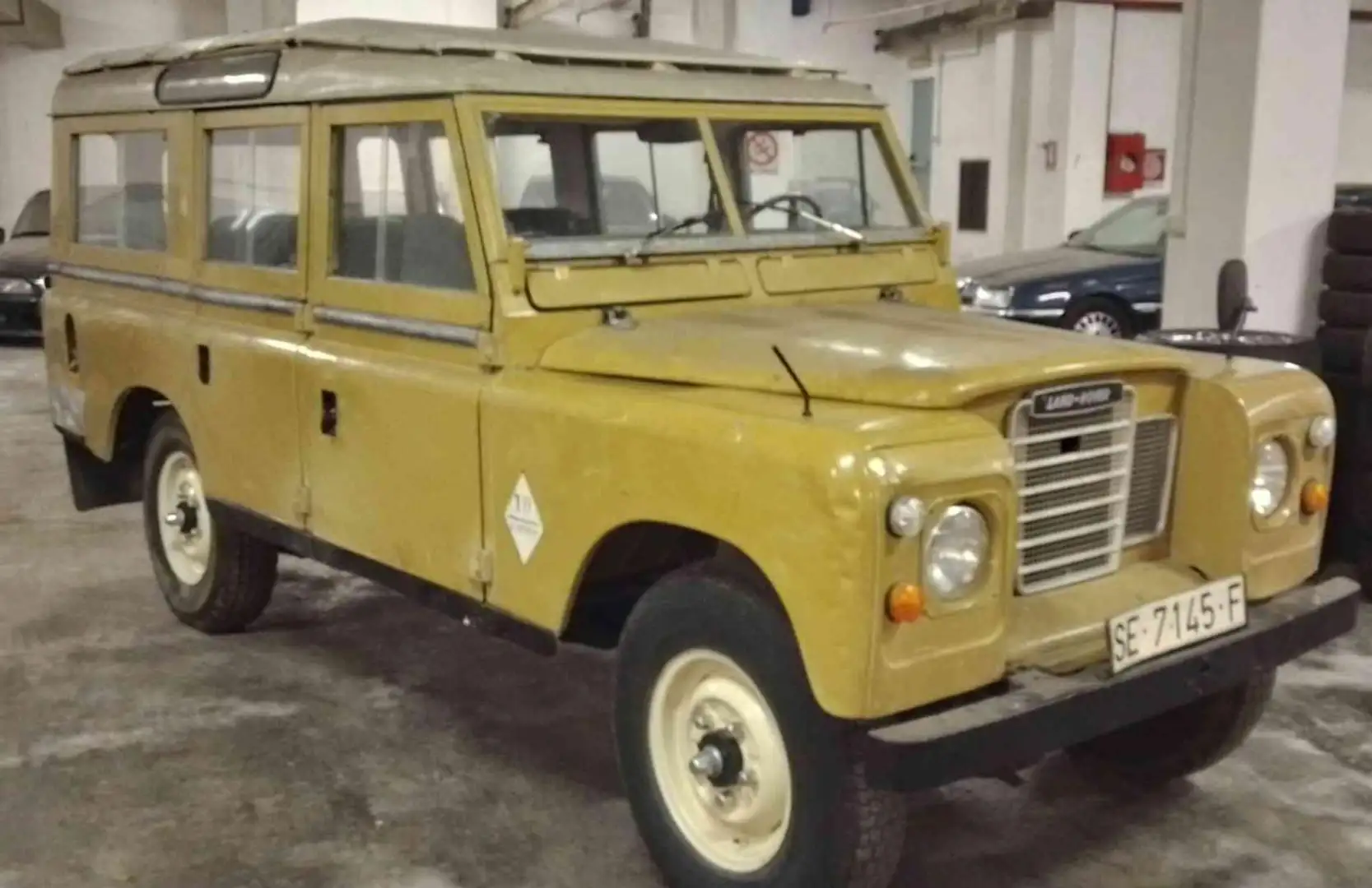 Land Rover Defender 109 DIESEL 6 POSTI Beige - 1
