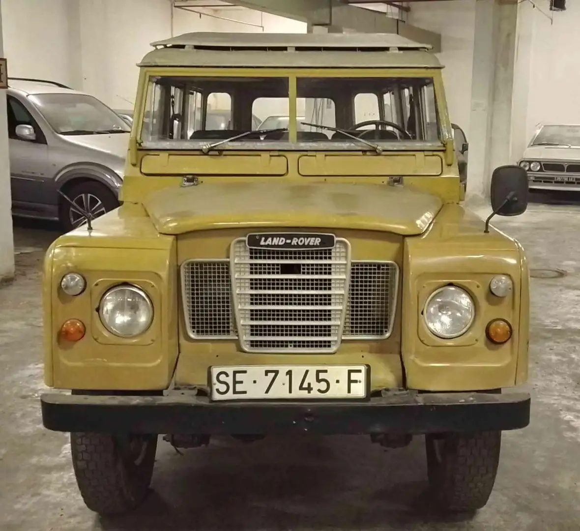 Land Rover Defender 109 DIESEL 6 POSTI Beige - 2