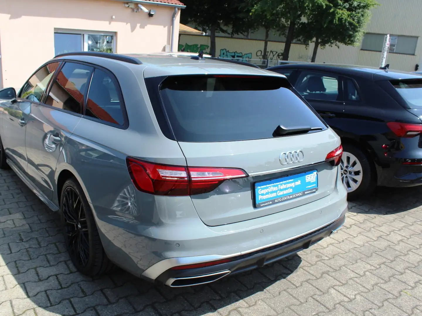 Audi A4 35 TFSI S line Sportpaket S tronic Panorama Grijs - 2