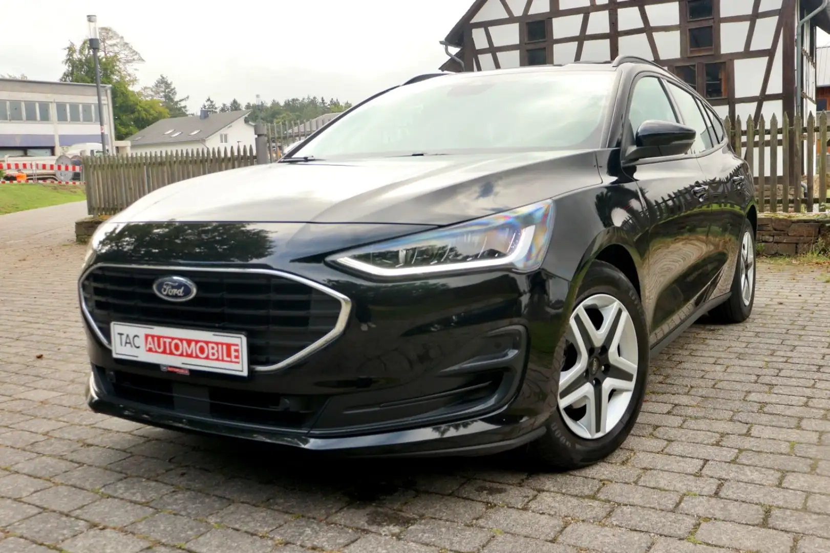 Ford Focus Turnier Cool & Connect LED NAVI 8FACH Noir - 2