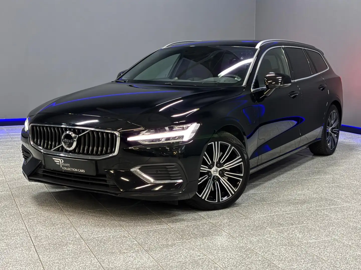 Volvo V60 2.0 T8 Twin Engine AWD R-Design 360°|HUD|B&W|Trekh Schwarz - 1