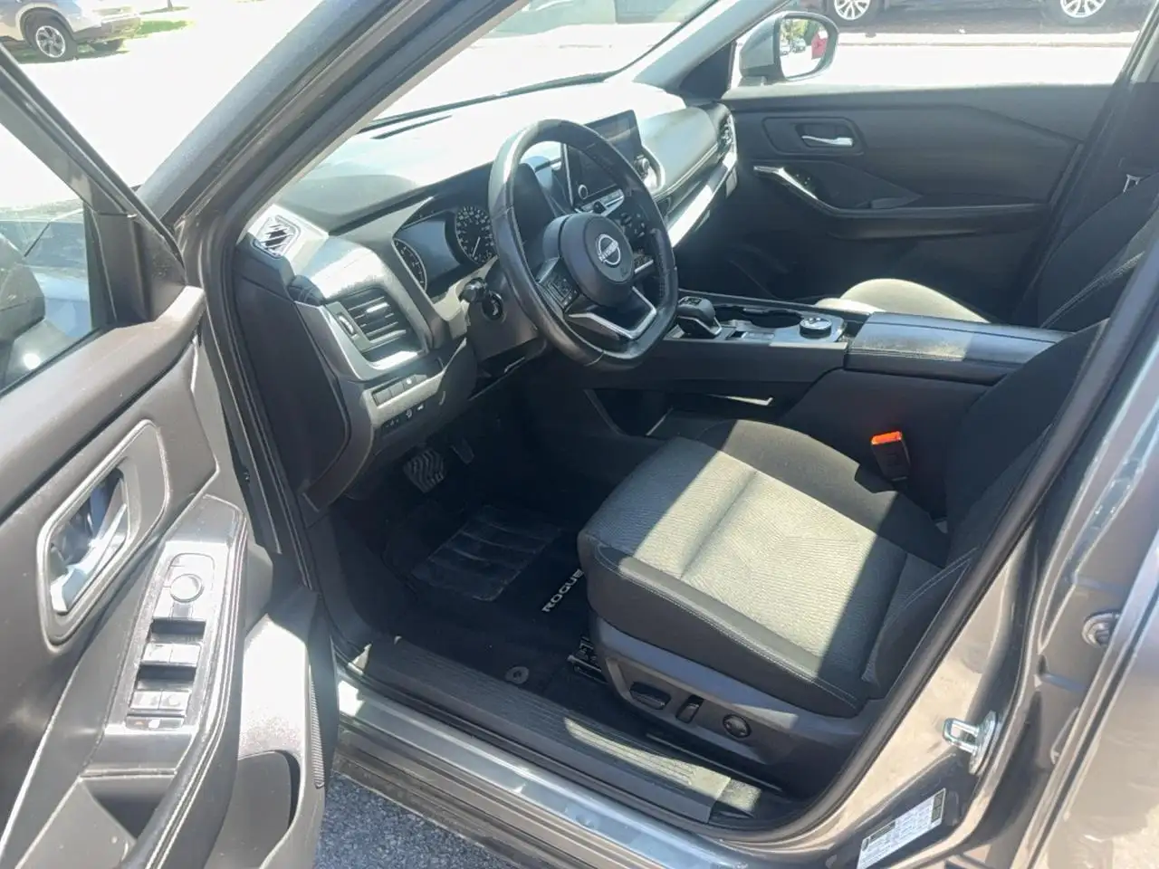 Nissan Rogue снимка Nissan Rogue