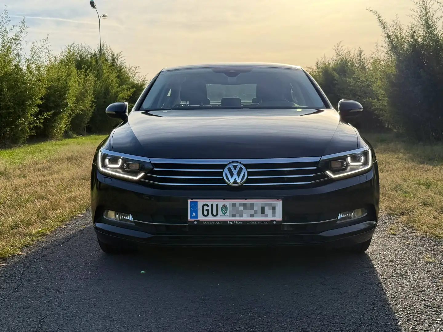 Volkswagen Passat Neuer Motor!, Matrix-LED, ÖAMTC Kaufüberprüfung - VW Passat B8 2,0 TDI Comfortline Schwarz - 2
