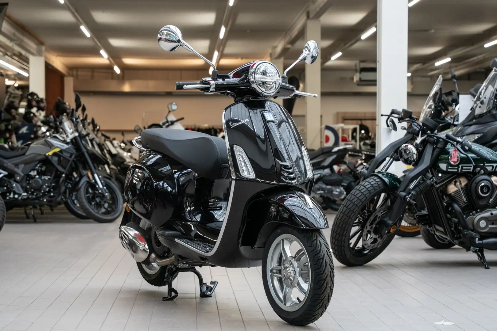 Vespa Primavera 125 ABS, Lieferservice Negro - 2