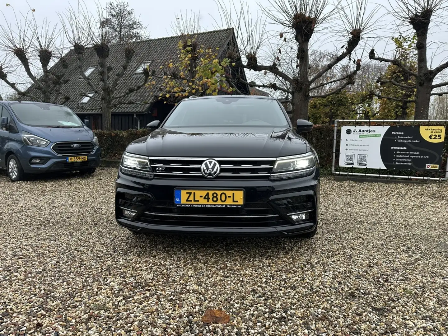 Volkswagen Tiguan 1.5 TSI R-Line Panoramadak/Trekhaak Schwarz - 2