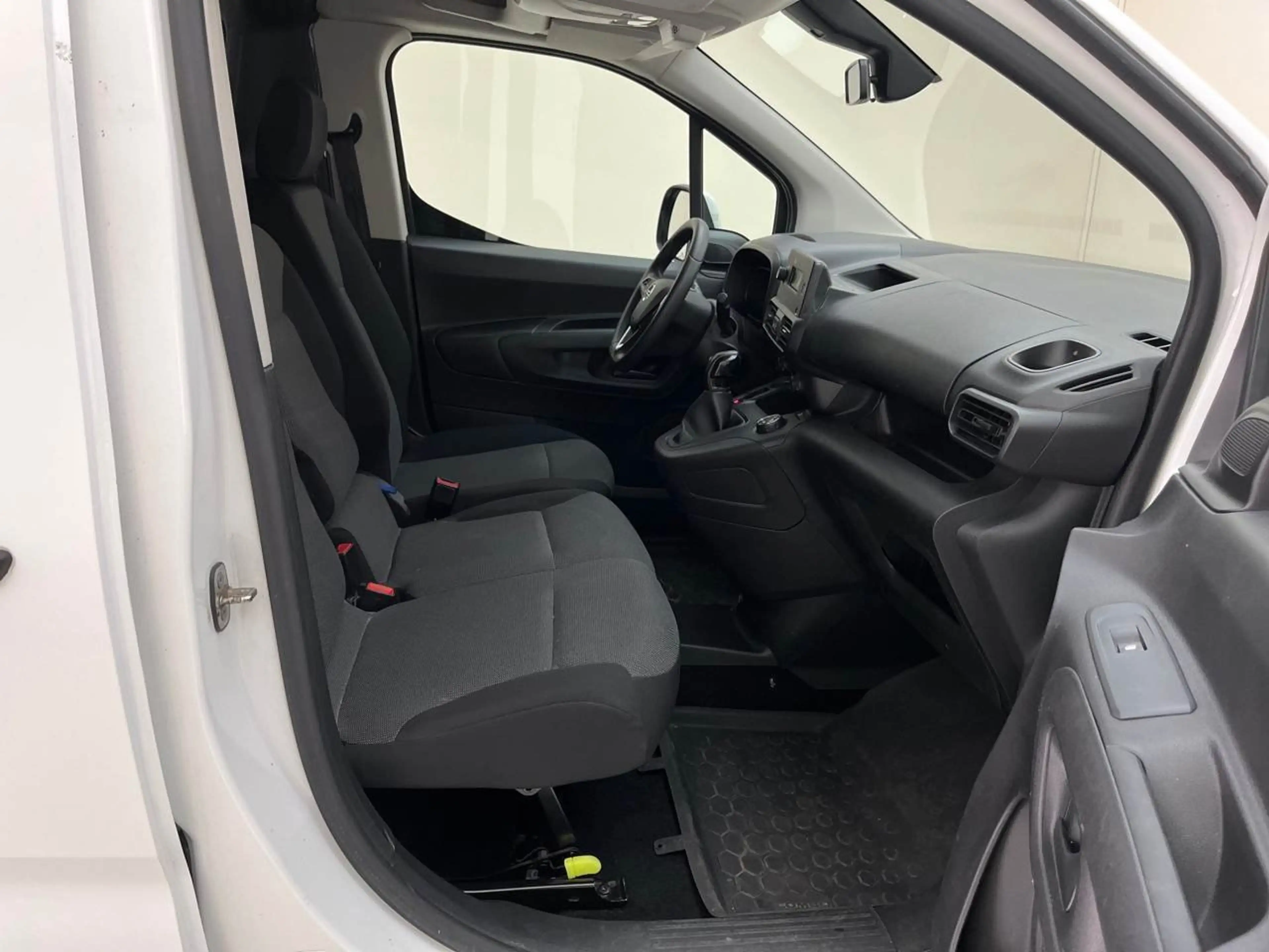 Opel Combo Cargo 1.5 D Edition XL erhöhte Nutzlast — photo 9