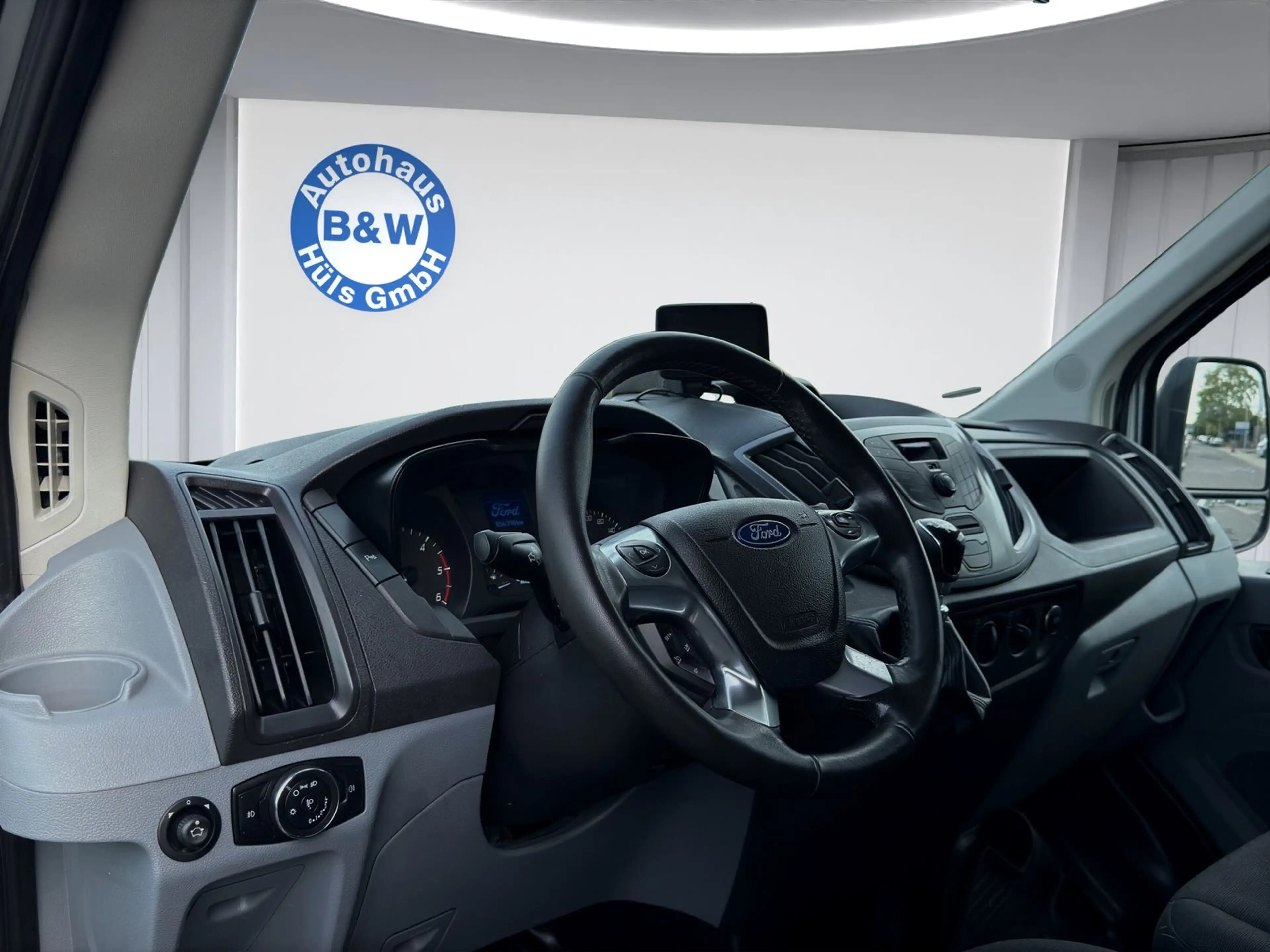 Ford Transit 310 L2H3 Trend*1.Ha*REGALE*NAVI*PDC*SHZ* — photo 9